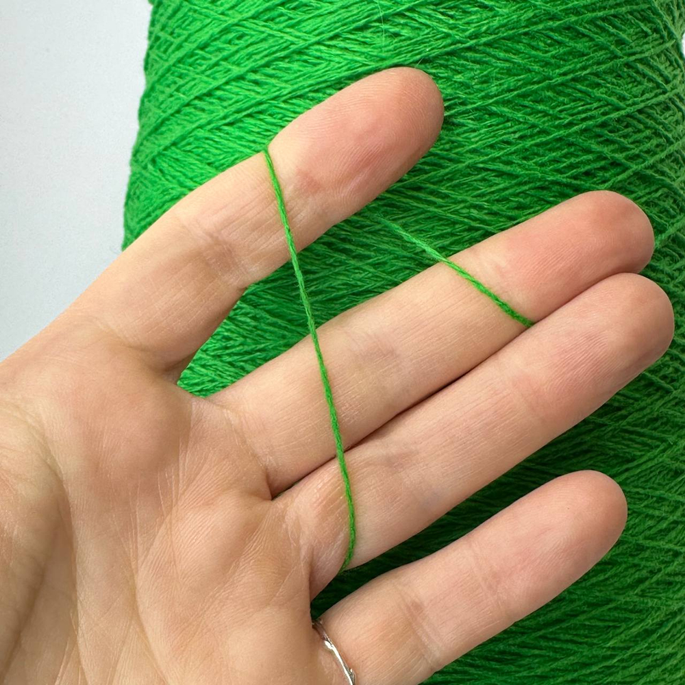 CASHMERE - Loro Piana; 100% кашемир; 700м/100гр (2/14); col.bandiera; цвет: зеленый неоновый