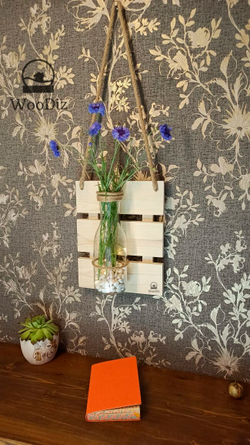 Настенная ваза на деревянном основании wall vase 1