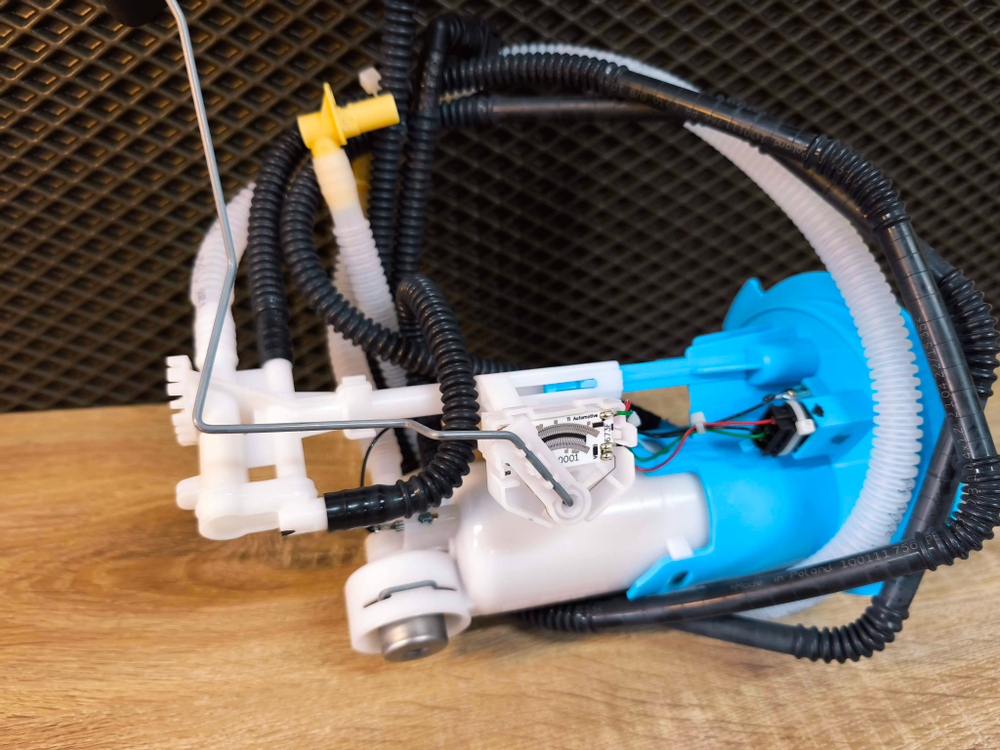 Топливный насос в сбоpе Pierburg AUDI Q3 VW Tiguаn 1.4TSi / 2.0TSi