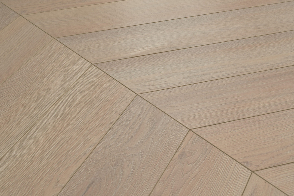 Ламинат CBM Chevron 12 мм 605А/С Дуб Орже 1.996 м2