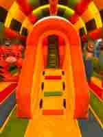 Коммерческий надувной батут «Страна Сафария» с крышей 14*7*6 м