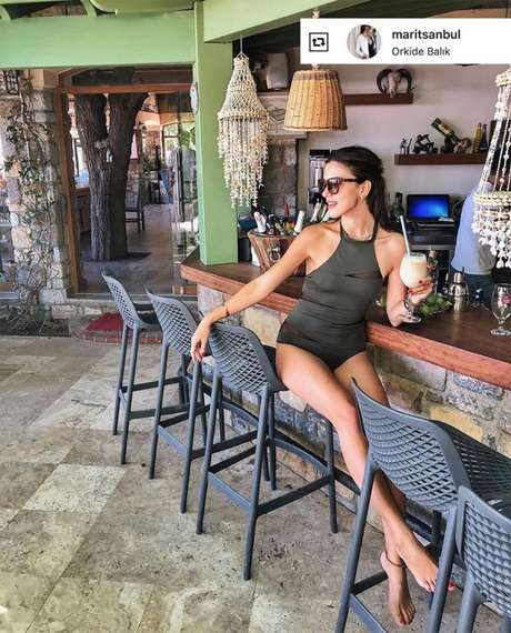 Полубарный стул Air 65 см серый