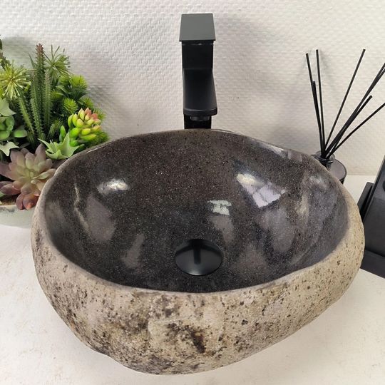 Раковины из речного камня