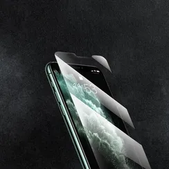 Защитное стекло 2.5D LuazON для iPhone Xr/11 (6.1")