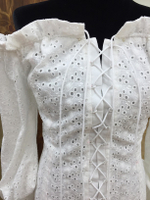 Платье со шнуровкой из шитья на подкладе