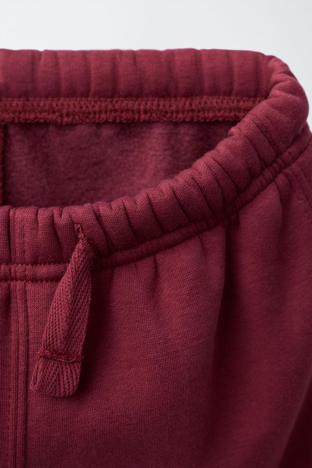 ZARA КОМПЛЕКТ ИЗ ТОЛСТОВКИ И ДЖОГГЕРОВ С ВЫШИВКОЙ, ГРАНАТОВЫЙ