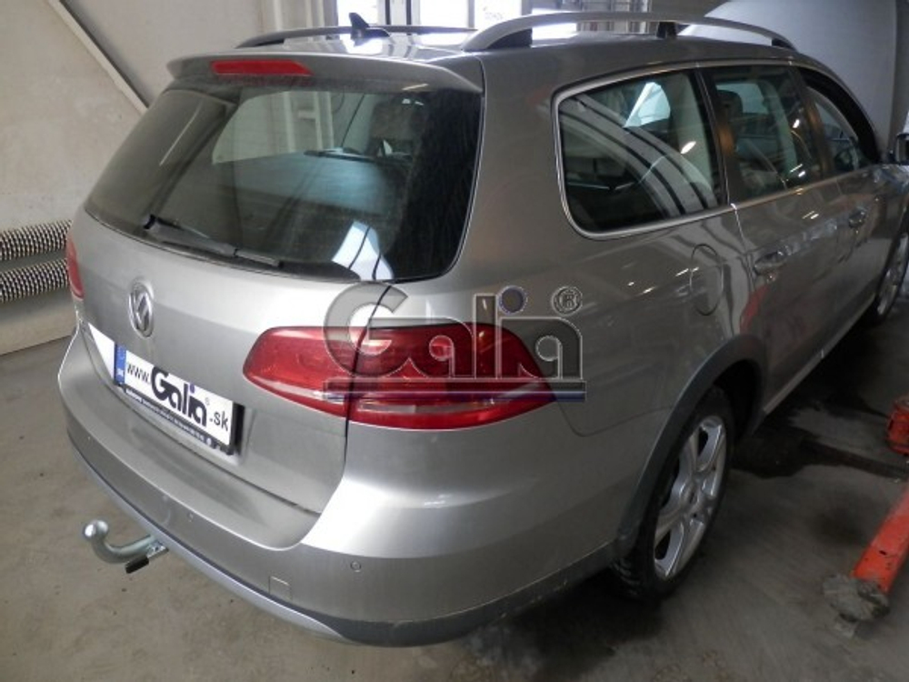 Фаркоп оцинкованный Galia V071C для Volkswagen Passat B6 2005-2010, Passat B7 2010-2015, Passat CC 2012-, Passat Alltrack B7 2012-2015(паспорт и сертификат в комплекте)(без электрики)