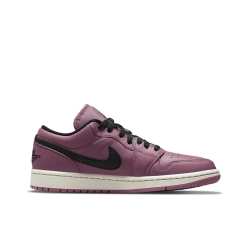 Женские кроссовки Air Jordan 1 Low SE 'Light Mulberry' DC7268-500