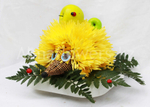 Игрушка из цветов "Ёжик с яблоками"
