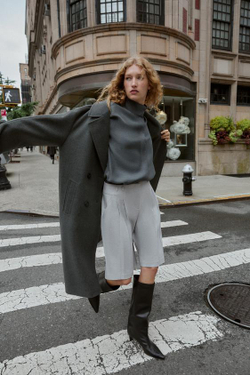 ZARА ДЛИННЫЕ БЕРМУДЫ С ЗАЩИПАМИ, СЕРЫЙ