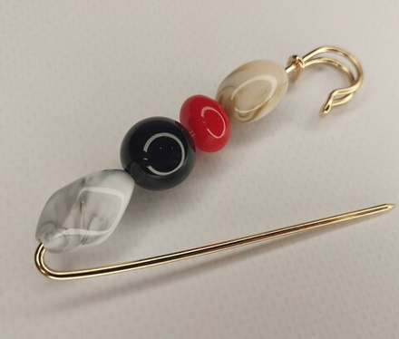 Булавка брошь "Цветные камешки" для кардигана, пальто, платков, костюмов, одежды. Цвет серый красный