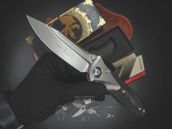 Складной нож Microtech Socom Bravo S/E Standard Carbon Titanium 260-7-CFTI c клинком из стали Böhler M390 Microclean®, рукоять титан / карбон