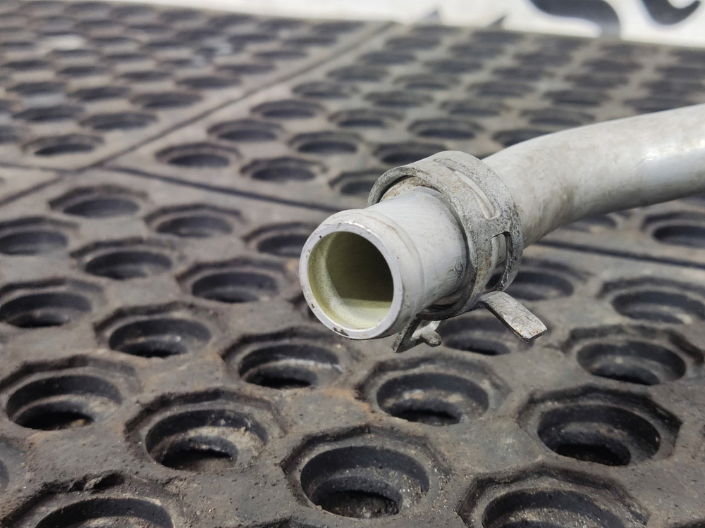 Трубка отопителя 2023 г.