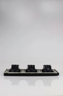 Розетки черные тройные с заземлением