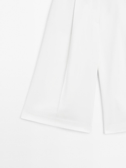 Massimo Dutti Строгие шорты с защипами — STUDIO, кремовый