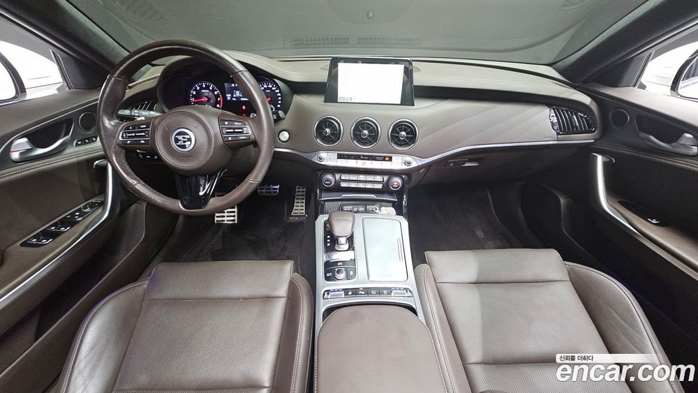 Kia Stinger 2.0 Turbo 2WD (08.2019)