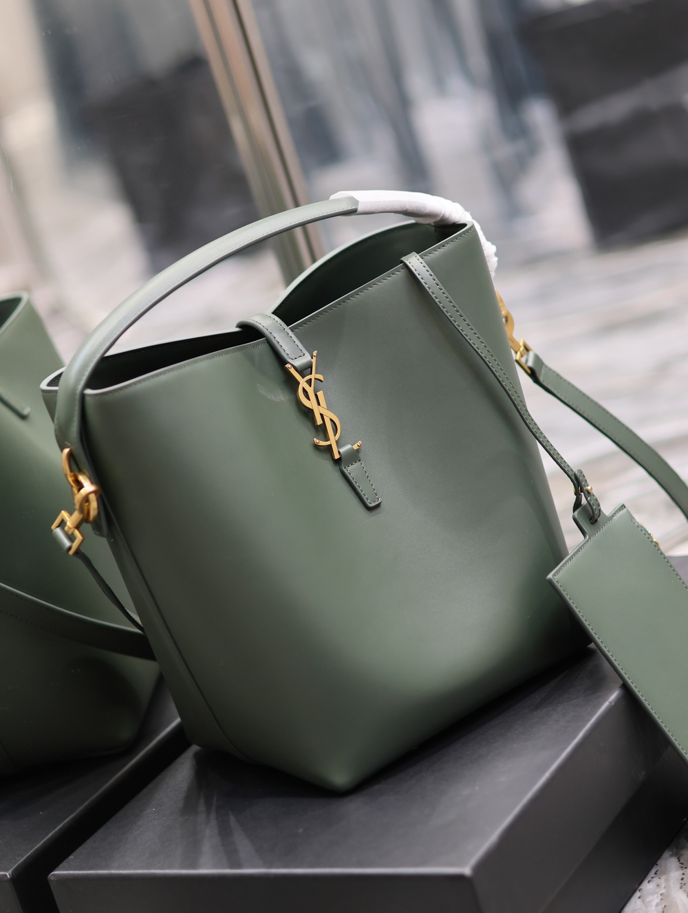Saint Laurent LE 25 cm