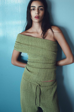 ZARA АСИММЕТРИЧНЫЙ ТОП ИЗ РЕЛЬЕФНОЙ ТКАНИ, ЗЕЛЕНЫЙ