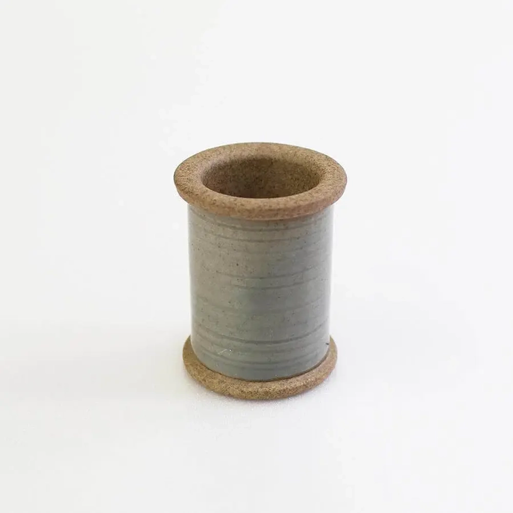 Магнитная игольница катушка Cohana, цвет серый
