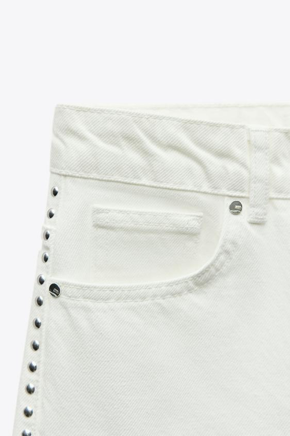 ZARA ДЖИНСЫ Z1975 STRAIGHT СО СРЕДНЕЙ ПОСАДКОЙ И ЗАКЛЕПКАМИ, БЕЛЫЙ