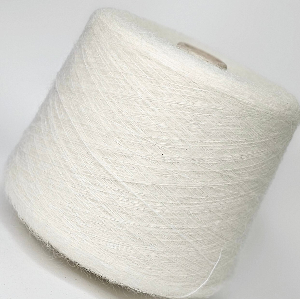 Gloria, супер кид мохер 70%, па 30%, 900 м в 100 гр (белый)