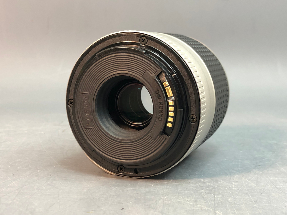 Canon EOS 300 Kit 28-90mm f 4-5.6