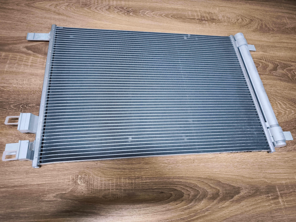 Радиатор кондиционера с ресивером skoda octavia a7 (13-)/vw golf vii (12-)