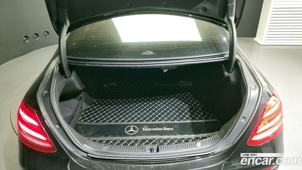 Mercedes-Benz E-Class W213 E300 Avangarde (08.2019)