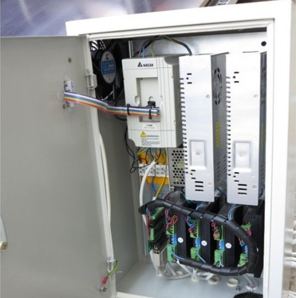 Гравировально-фрезерный станок Моделист CNC-2040AL