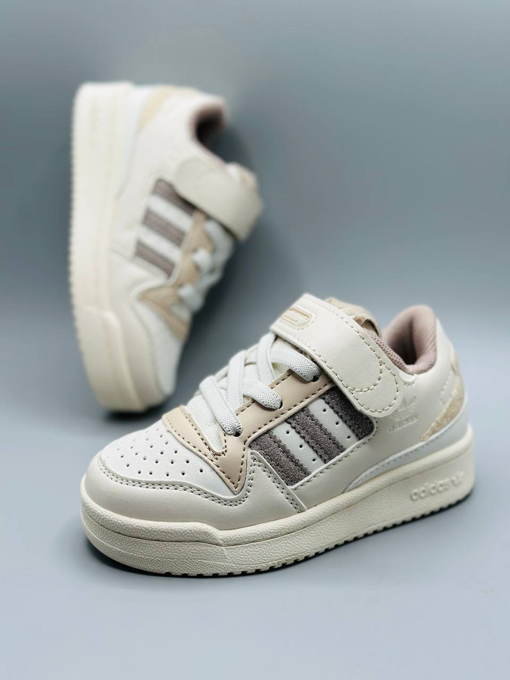 Детские кожаные кроссовки Adidas Forum на липучке