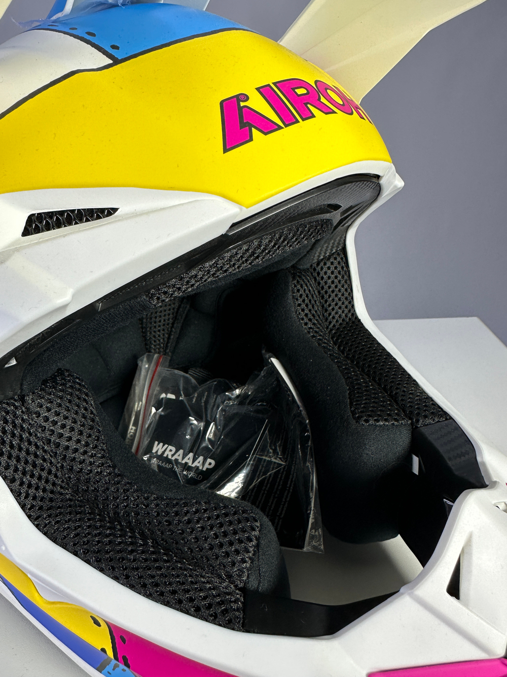 Шлем Airoh WRAAAP PAINT Matt