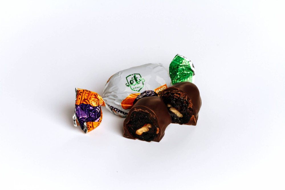 Конфеты шоколадные Чернослив и курага с грецким орехом Eco Foods