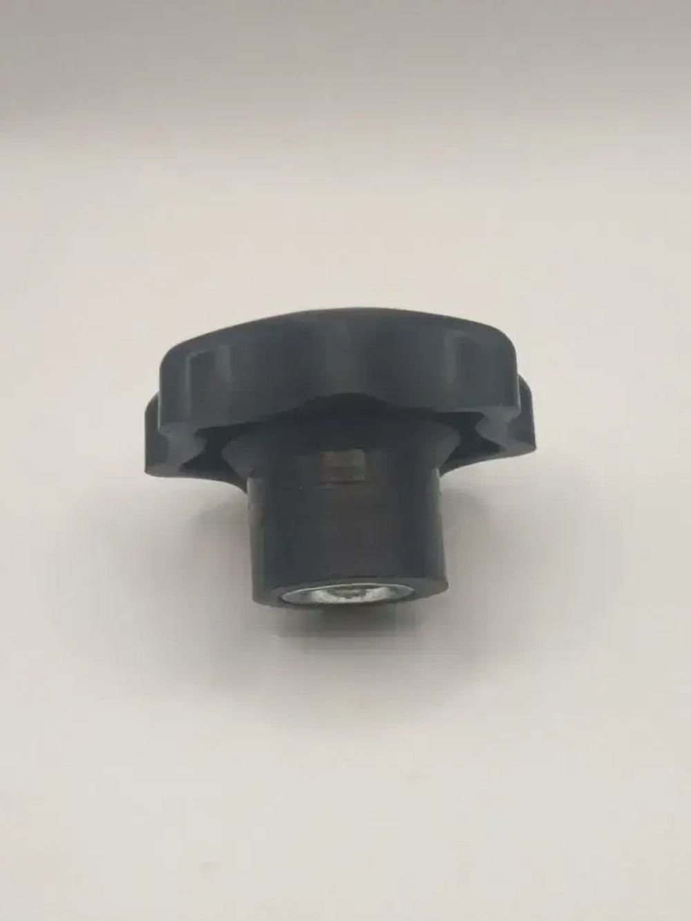 Гайка-барашек М10 х 1,5 сквозная проходная (2 шт в упаковке)