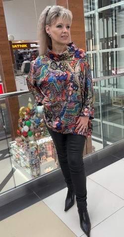 Блузон-туника с ярким изображением в стиле Пикассо