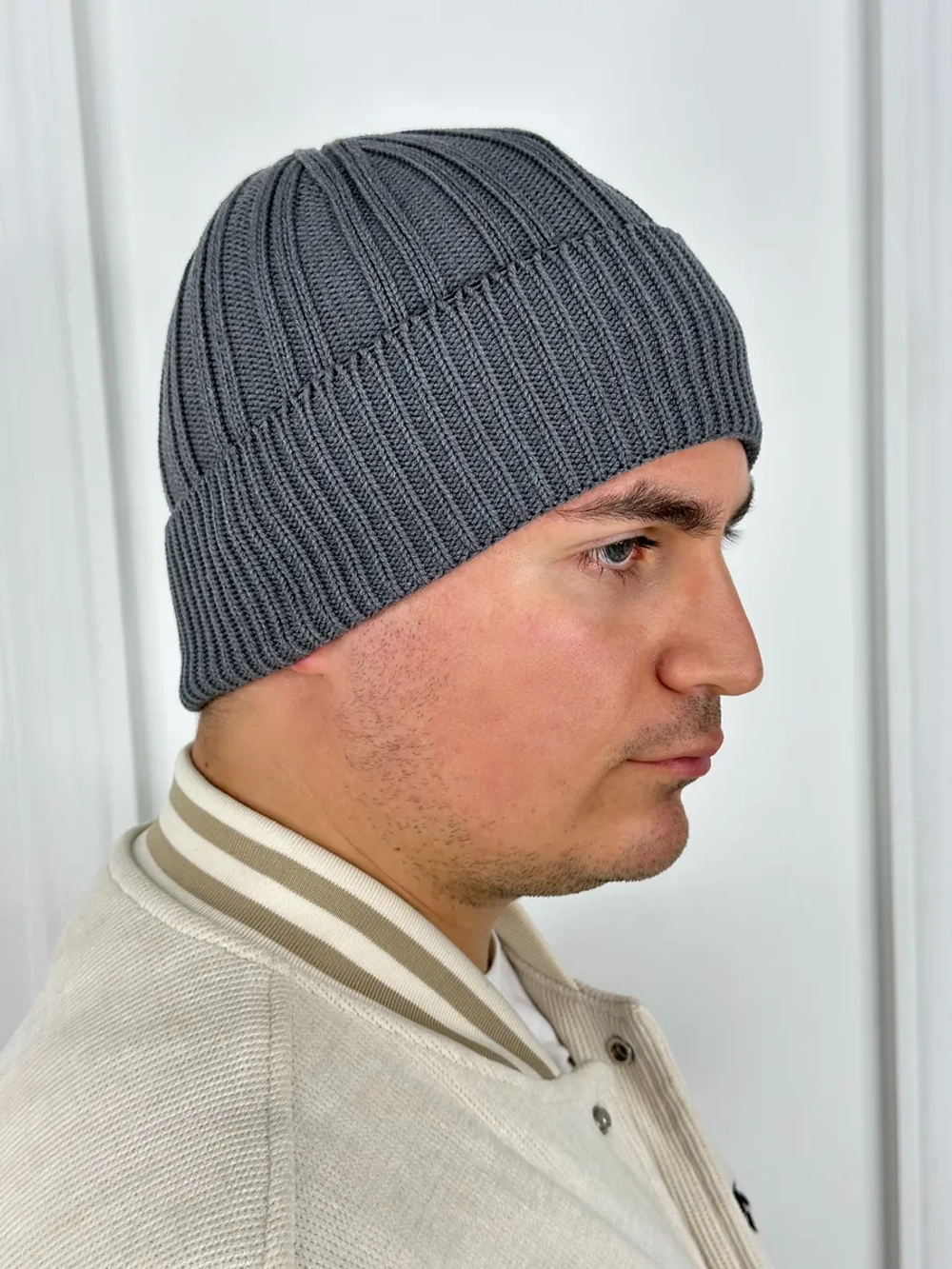 шапка вязаная теплая с отворотом стильная