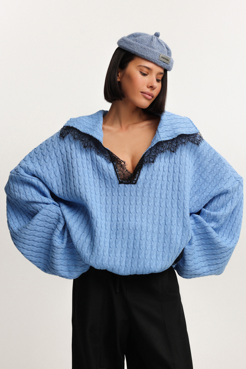 Джемпер с кружевом