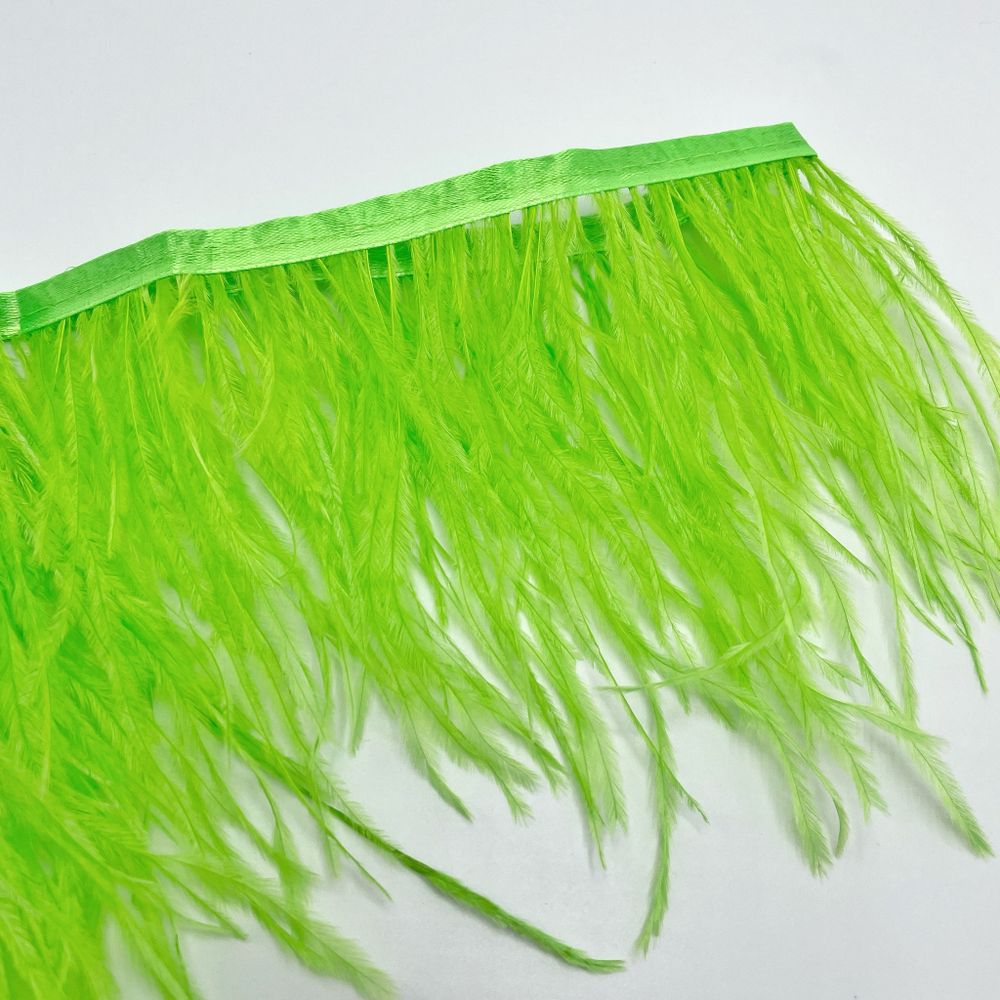 Перья страуса на ленте