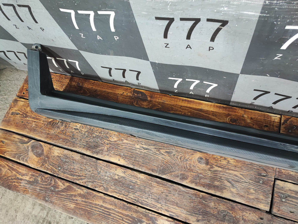 Накладка порога правого Geely Coolray 19-нв Б/У Оригинал 6073055800