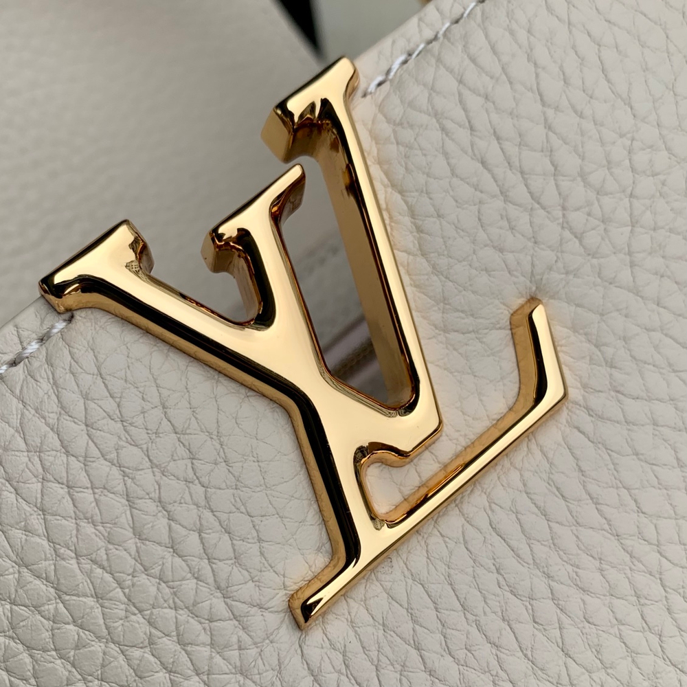 Louis Vuitton Capucines BB