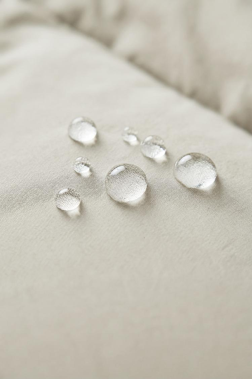 ZARA НЕЙЛОНОВАЯ КУРТКА ИЗ ПОЛАРФЛИСА, ЭКРЮ