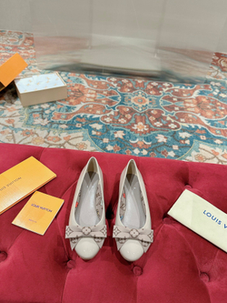 Louis Vuitton Flats (5 colors)
