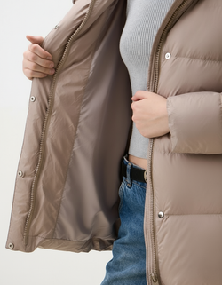 Объемный пуховик