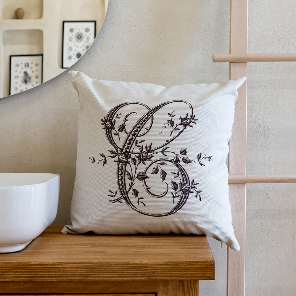 Арт-подушка Объект мечты Монограмма буквы C