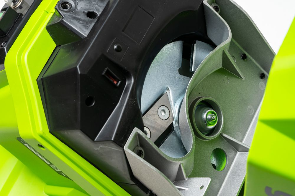 Электрический садовый измельчитель Greenworks GACSB, 2206707,200v, 2500 Вт с контейнером