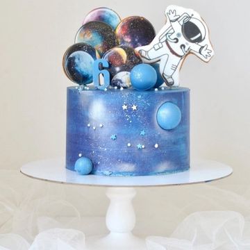 Торт космос с планетами и скафандр