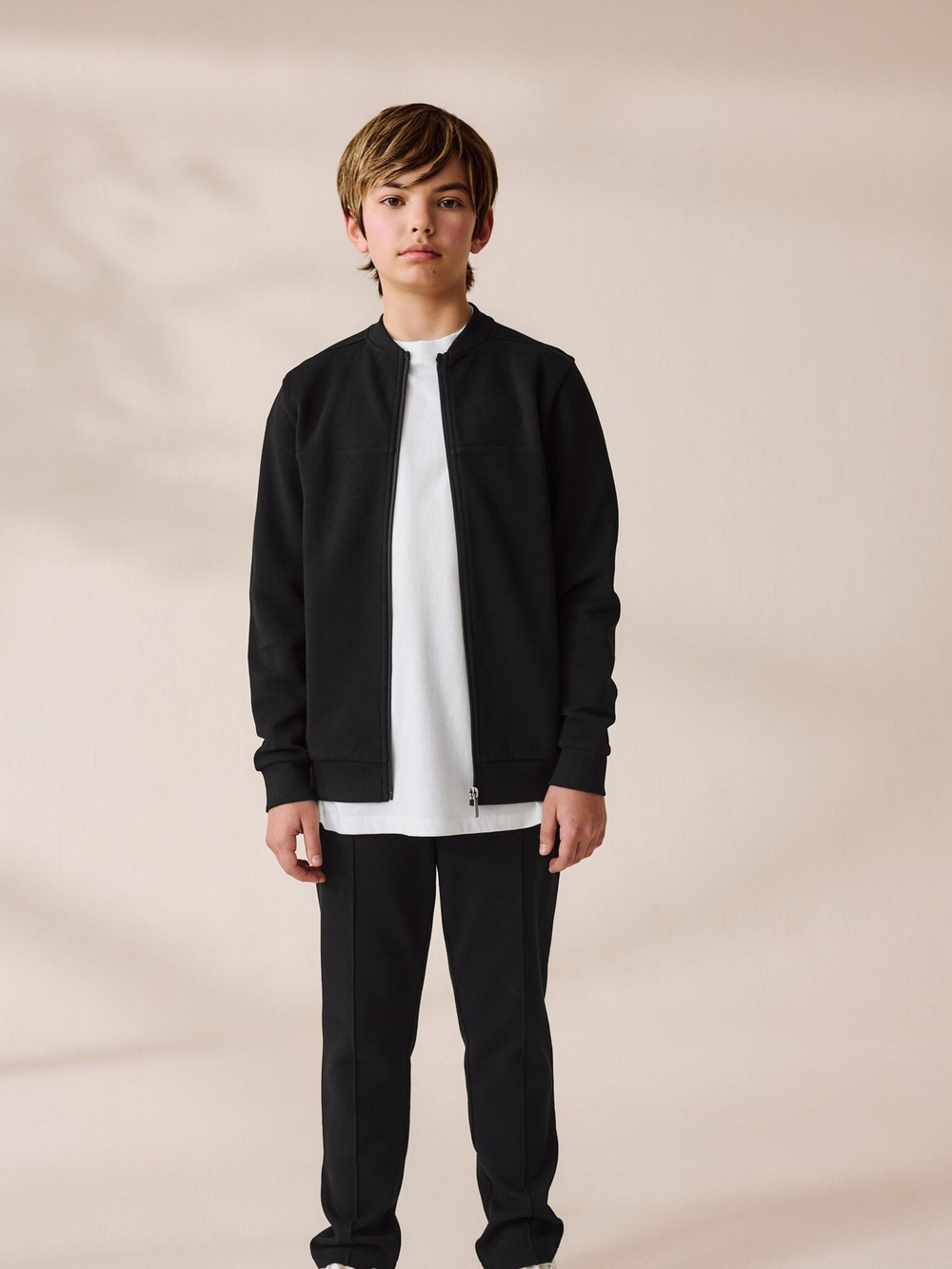 Бомбер и спортивные брюки в комплекте для мальчика Next AW2-354, Черный