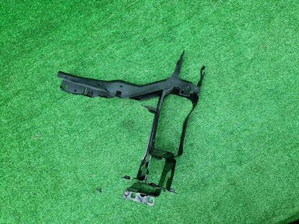 Кронштейн фары левый BMW X3 G01 (2017-2024)