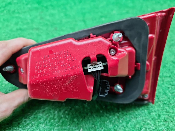 Фонарь левый внутренний Audi A4 B8 (2011-2015)