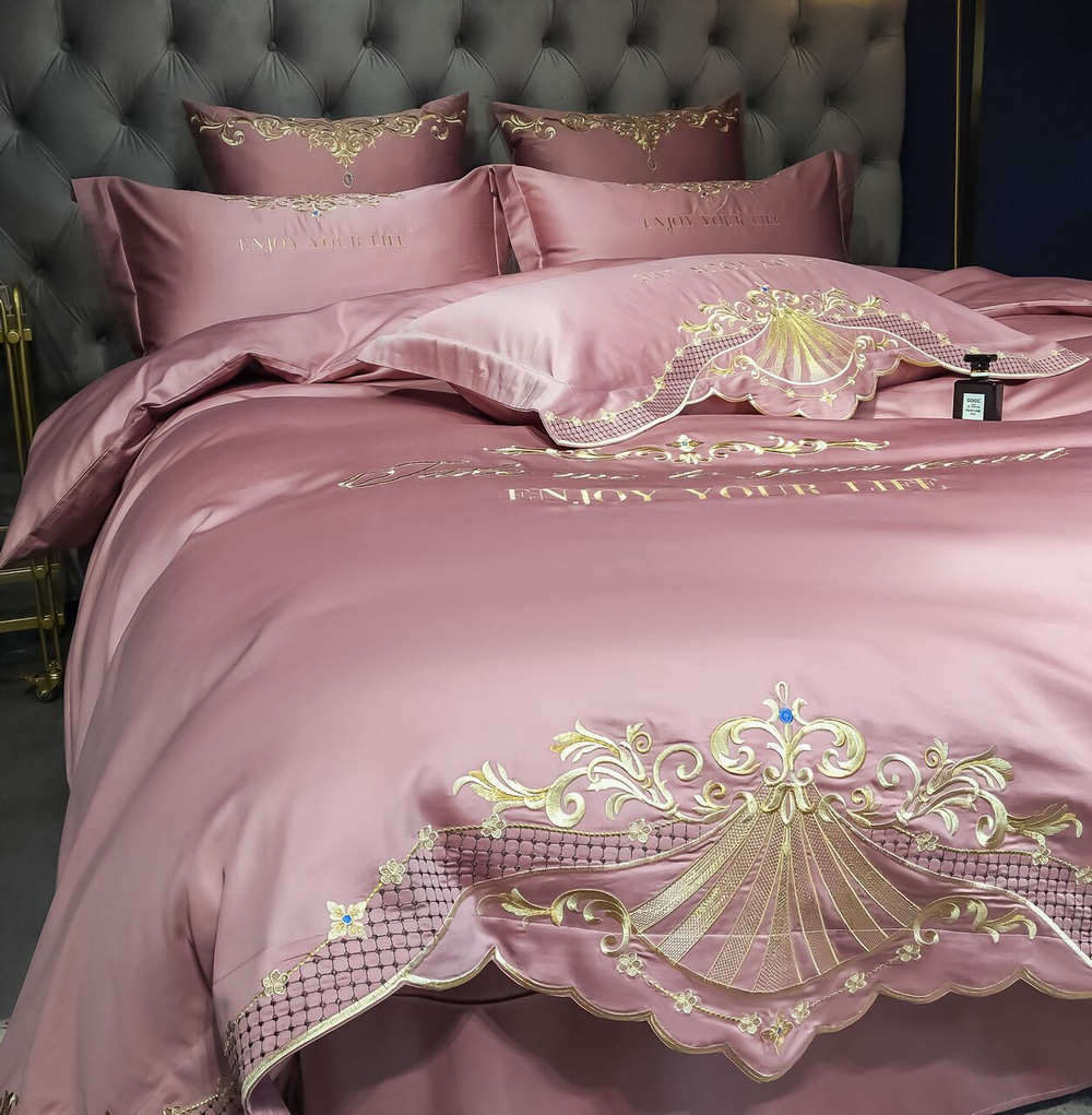 Постельное белье Сатин Гладкокрашеный Вышивка Делюкс DHC001