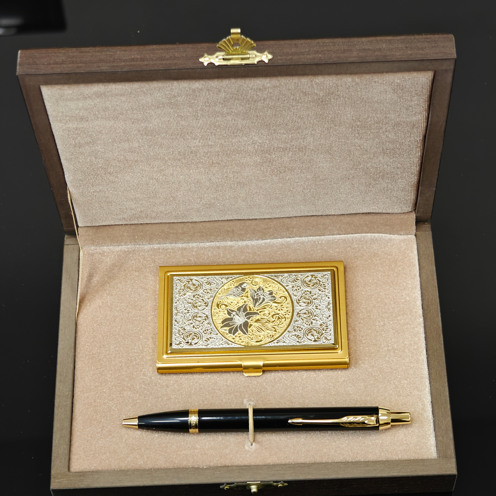 Набор "Цветы" (Златоуст), визитница и ручка Паркер